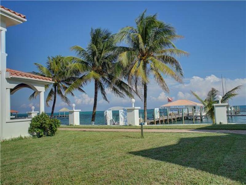 Isla Bonita Yacht Club Otel San Pedro  Dış mekan fotoğraf