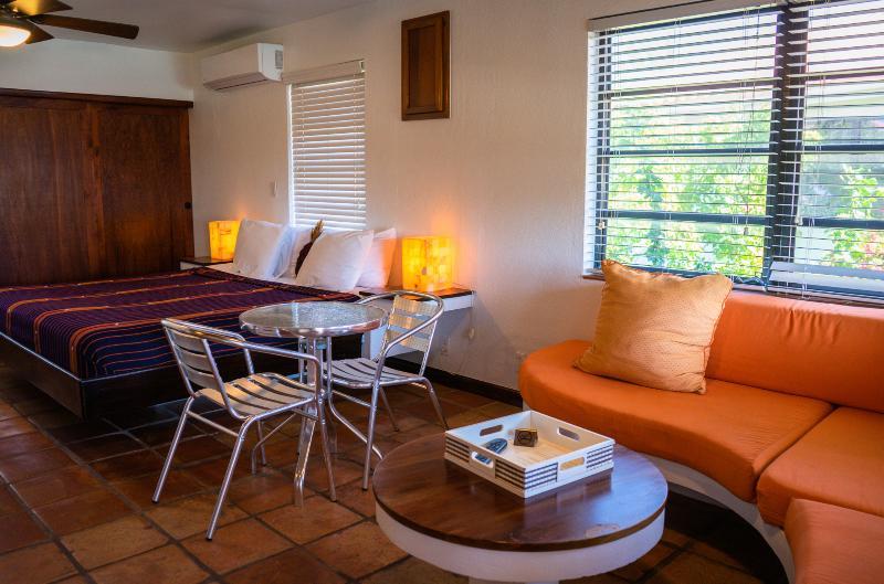 Isla Bonita Yacht Club Otel San Pedro  Dış mekan fotoğraf